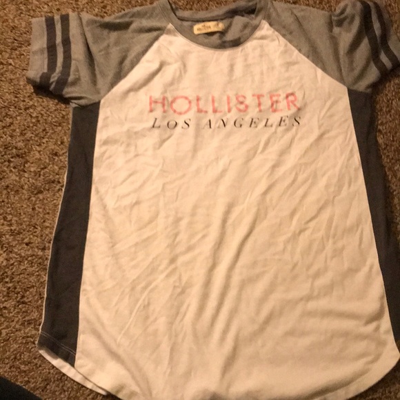 a shirt from hollister. - Picture 1 of 4
